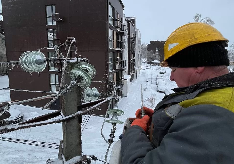 Відновлення електромереж за температури –20°C / Фото: ДТЕК