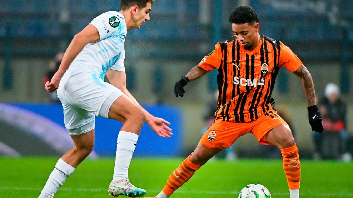 Педриньо в матче с «Риекой» в Лиге конференций / Фото ФК «Шахтер»