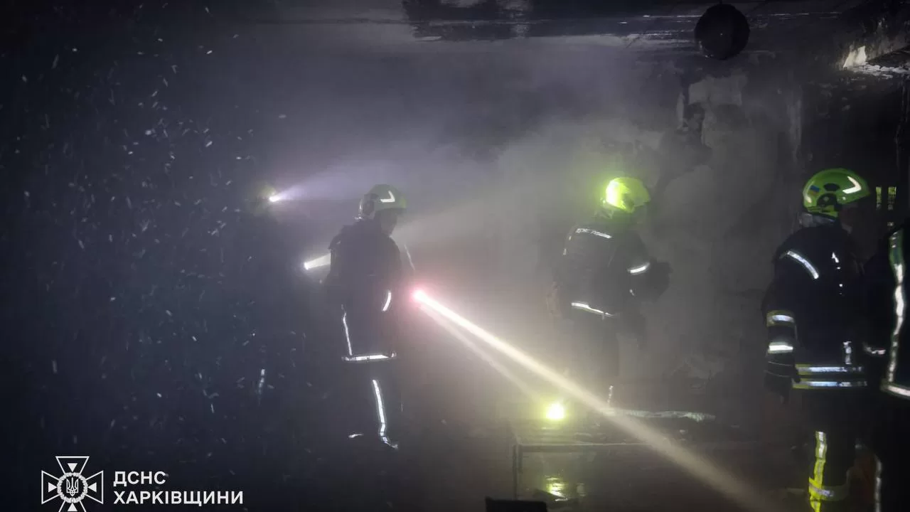 Спасатели на месте удара по Харькову 26 января / Фото: ГСЧС