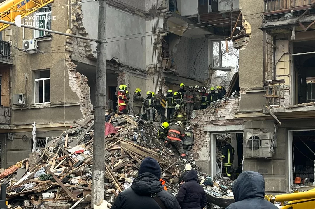 Удар «шахеда» по Одесі: кількість жертв зросла, рятувальна операція триває / Фото: Суспільне Одеса