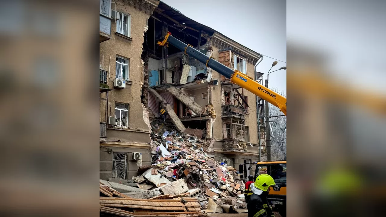 Знищений російським ударом будинок в Одесі / Фото: Одеська МВА