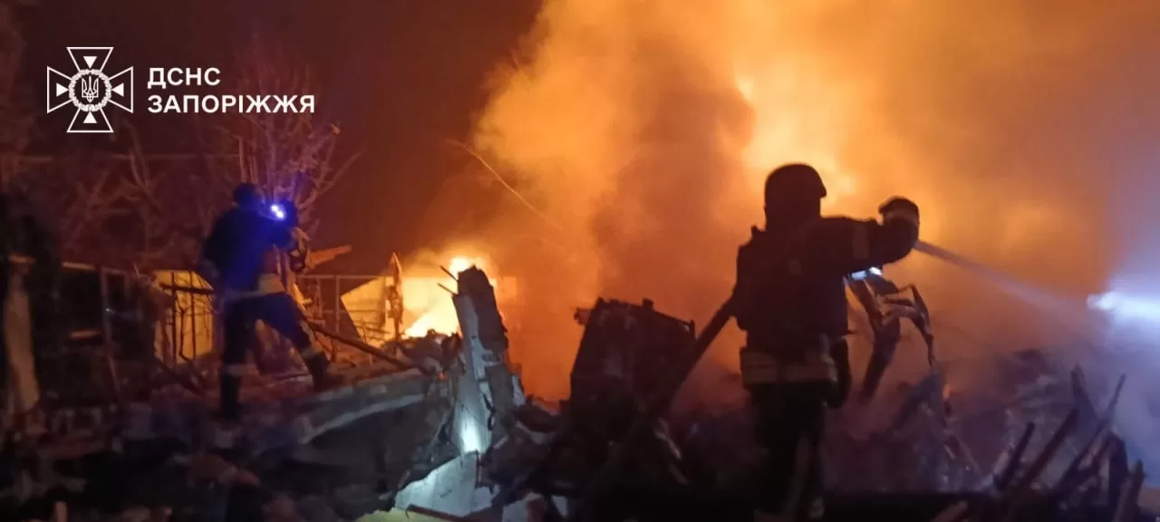 Fire after the Russian attack on Zaporizhzhia / Photo: State Emergency Service
