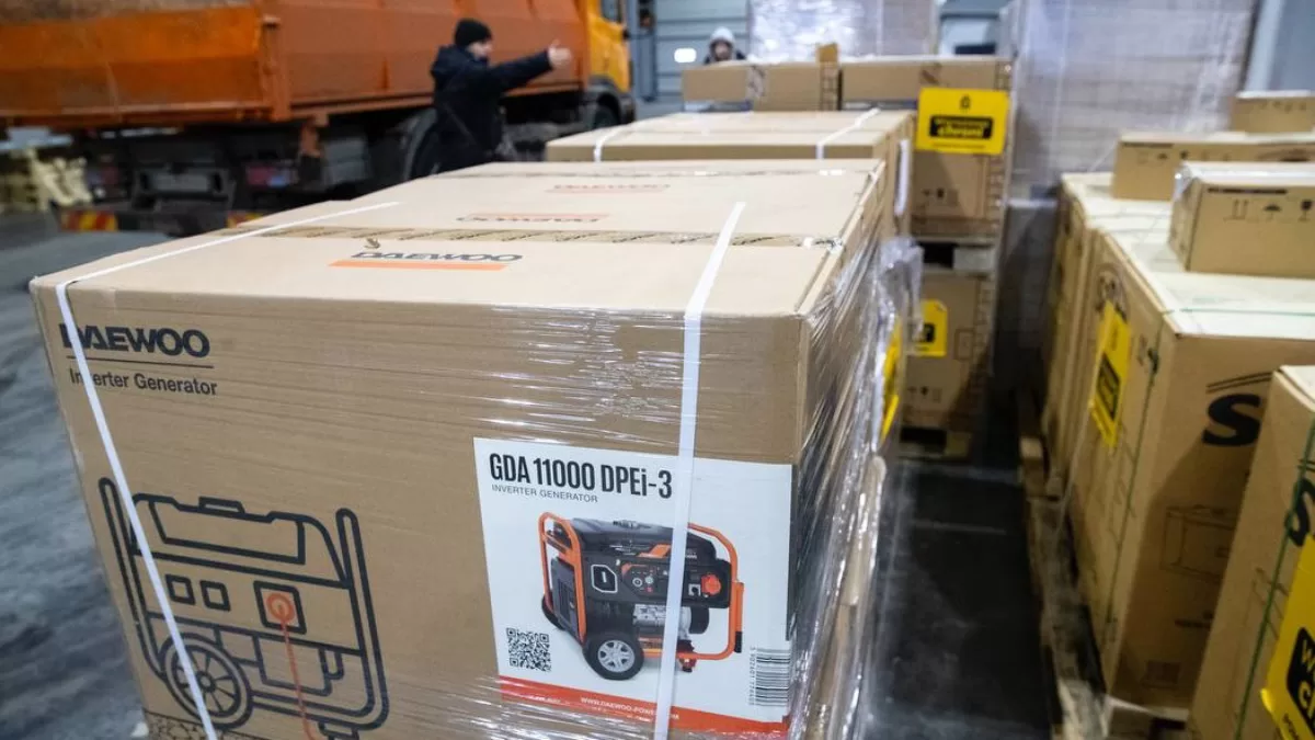 Всего польская столица передала Киеву 90 генераторов / Фото КГГА