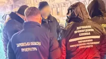 Задержание подозреваемого в организации схемы для уклонистов / Фото: Харьковская областная прокуратура