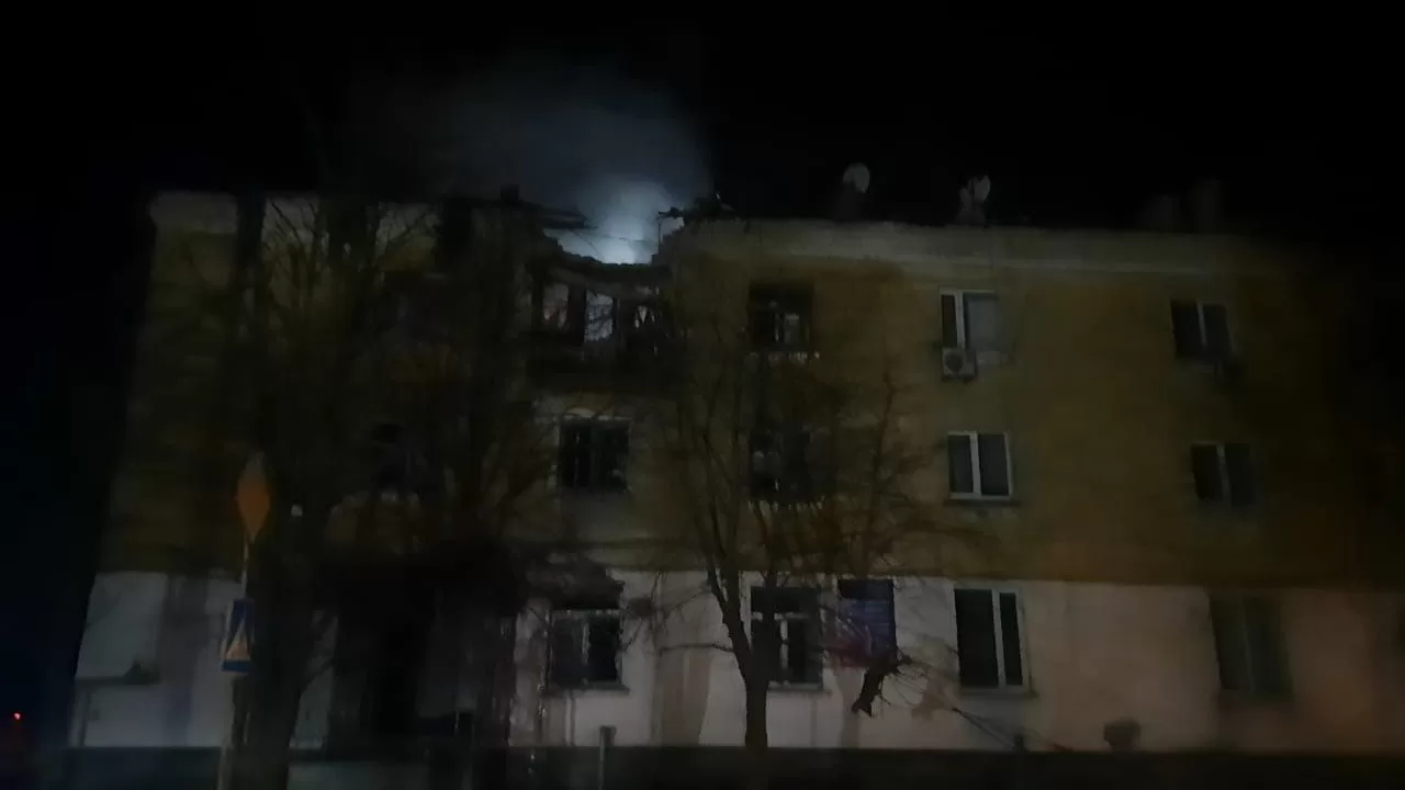 Пожар после удара россиян по дому в Днепровской области / Фото: Днепропетровская ОГА