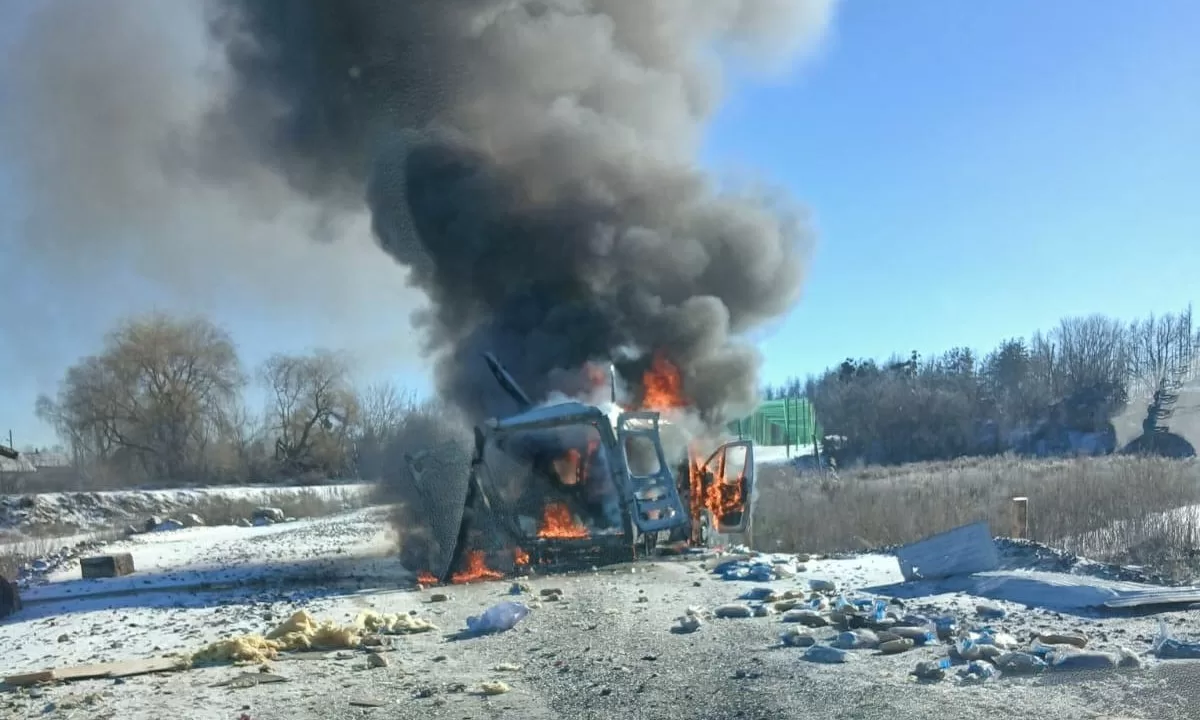 Уничтоженный российским дроном автомобиль с хлебом / Фото: Боровский поселковый совет