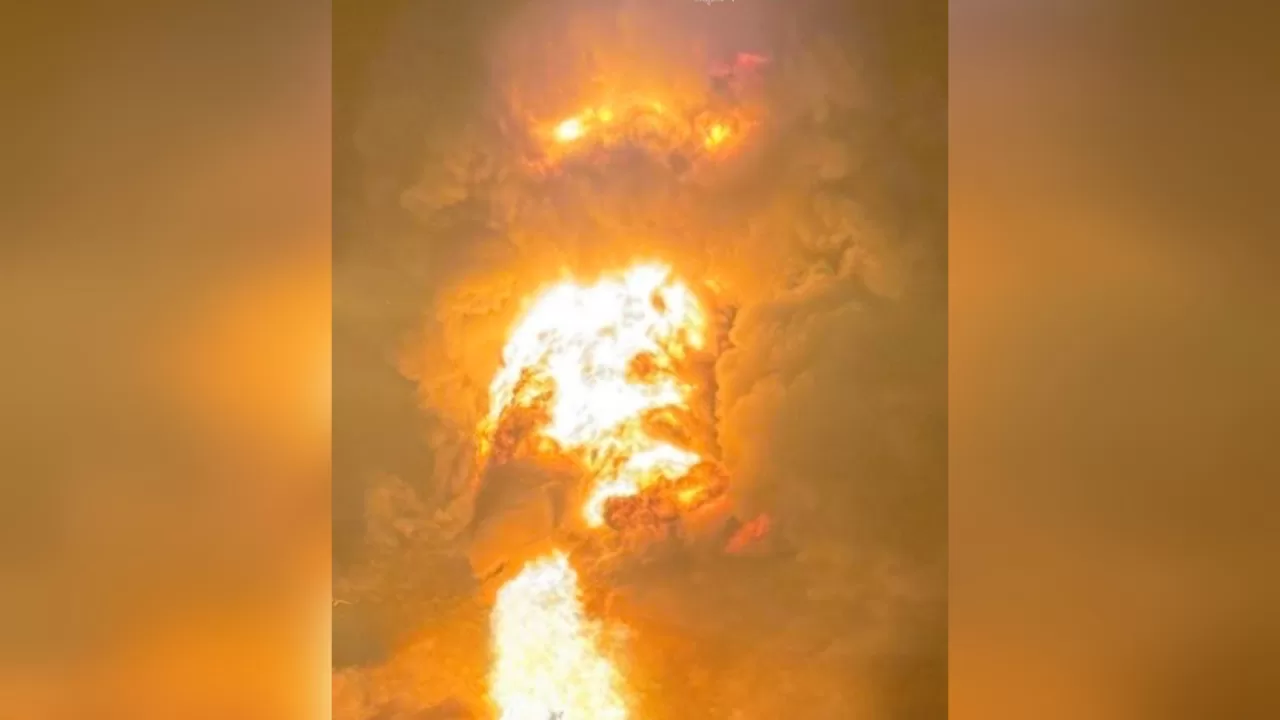 Пожар после российской атаки на Запорожье / Фото: Запорожская ОВА