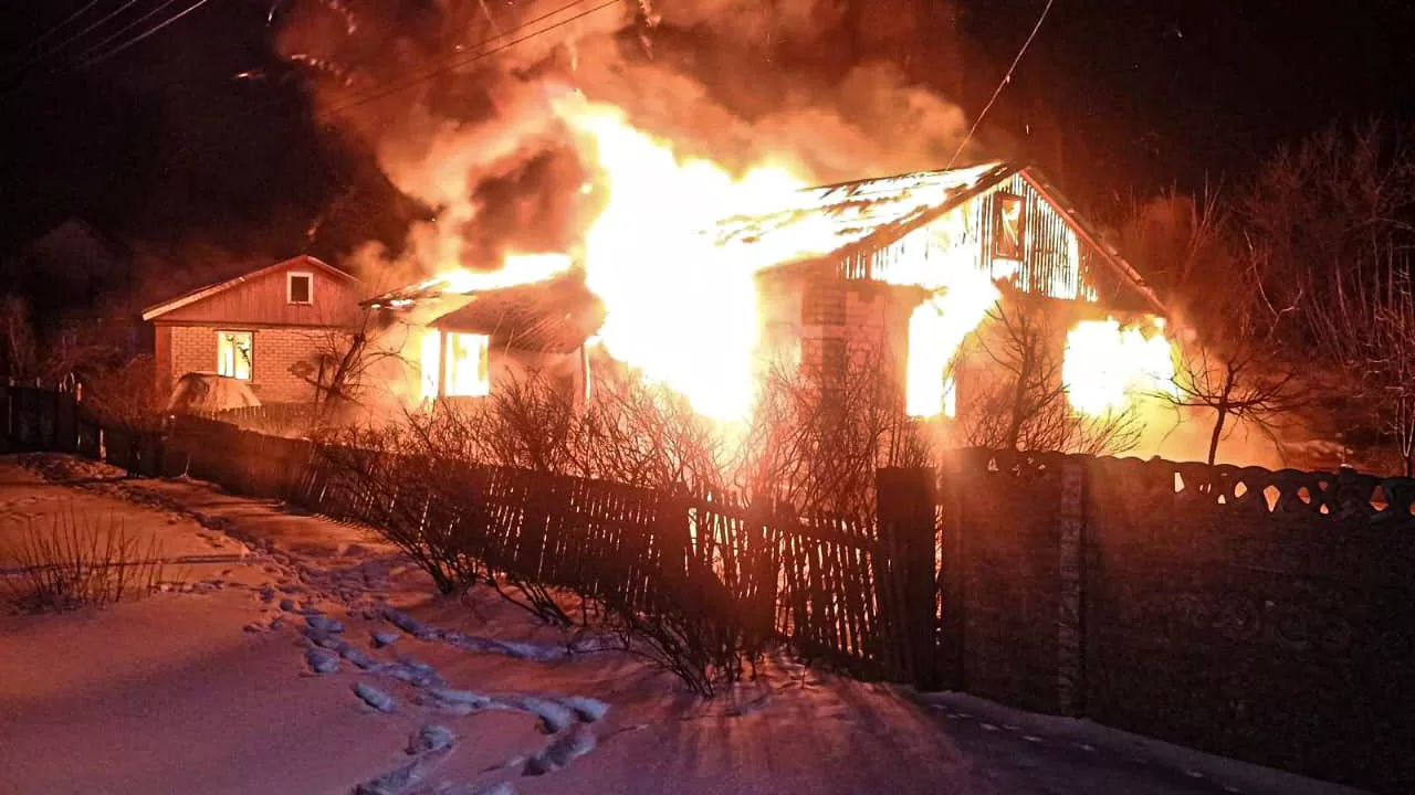 В пожаре в Киевской области погибли женщина с двумя детьми / Фото: ГСЧС
