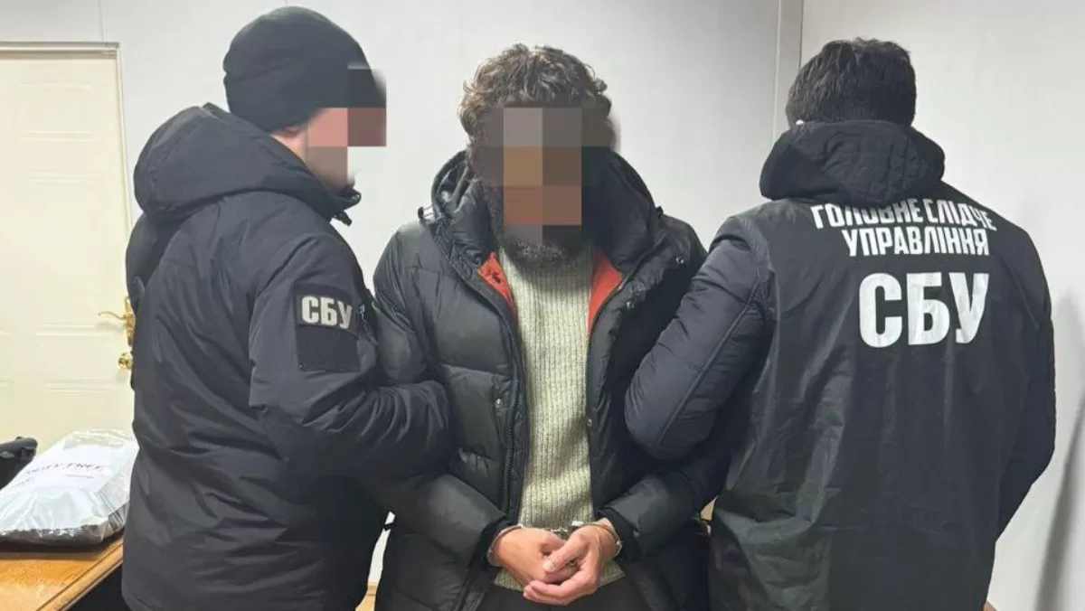 Під час затримання при ньому був лише мобільний телефон, який попередньо очистили від даних / Фото СБУ