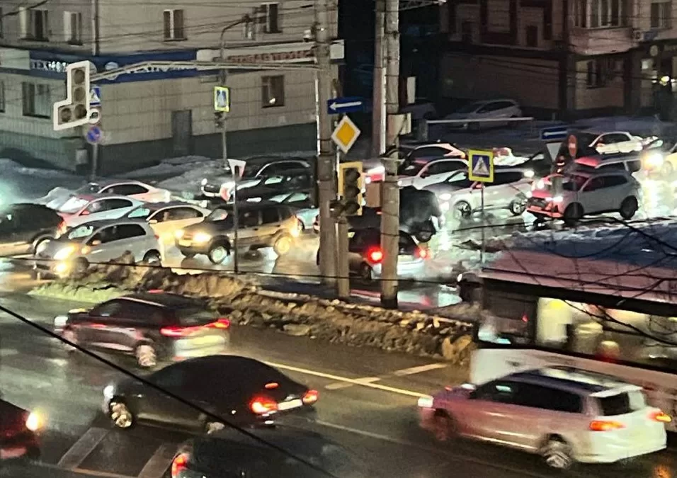 Пробки у російському Бєлгороді через відключені світлофори / Фото з соцмереж