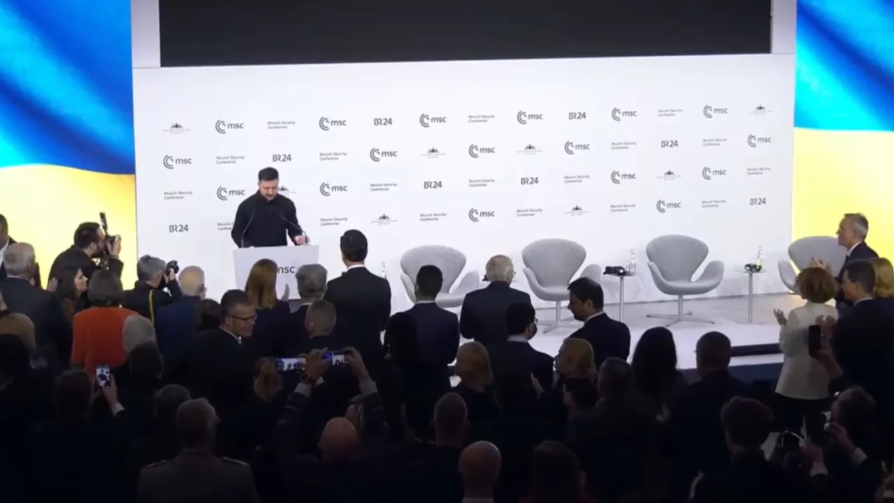 Володимир Зеленський під час виступу в панельній дискусії на Мюнхенській конференції з питань безпеки / Скріншот