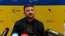 Владимир Зеленский во время общения с медиа в Мюнхене / Скриншот