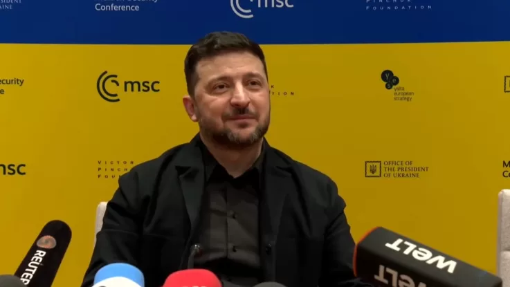 Володимир Зеленський під час спілкування з медіа в Мюнхені / Скріншот