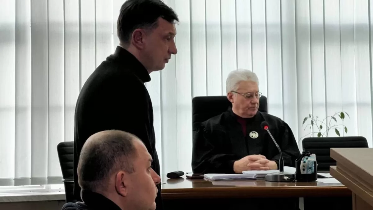 Прокурор Львівської обласної прокуратури Назар Марків (стоїть) / Фото Еспресо