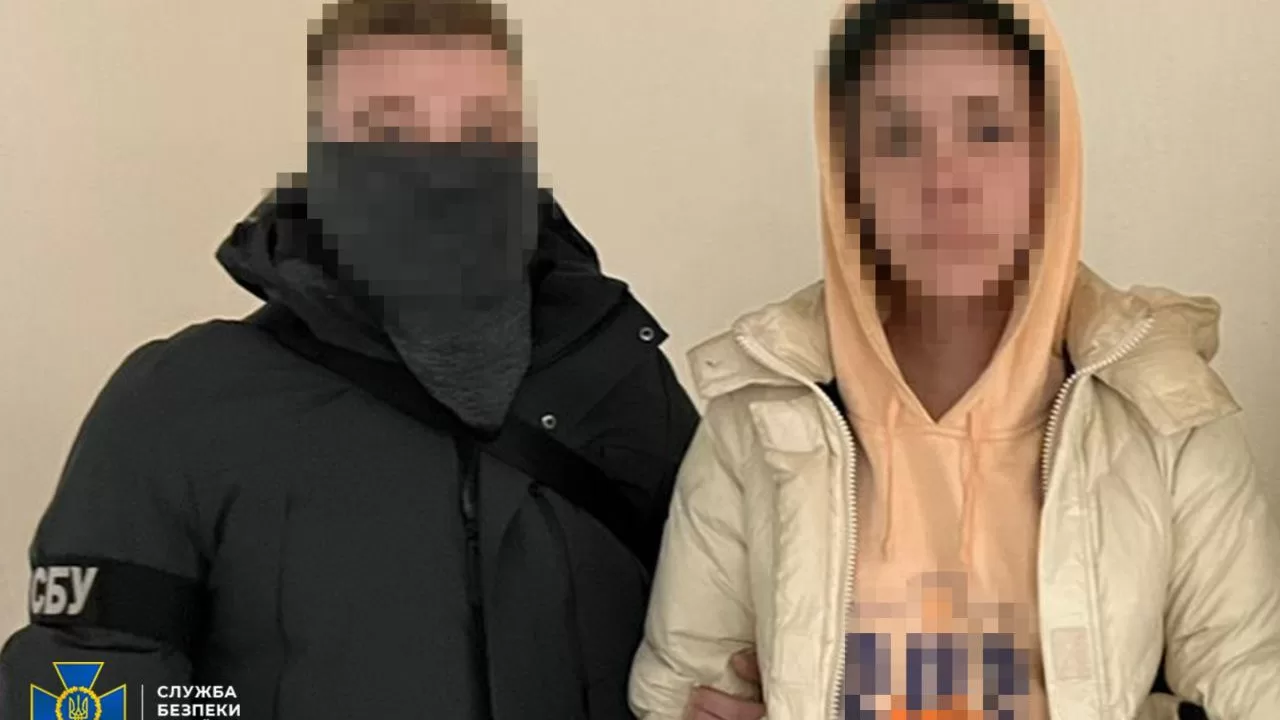 Подозреваемая в попытке зарегистрировать Starlink для россиян / Фото: СБУ