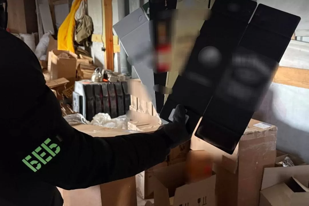 Пакування для підробленого алкоголю / Фото: БЕБ