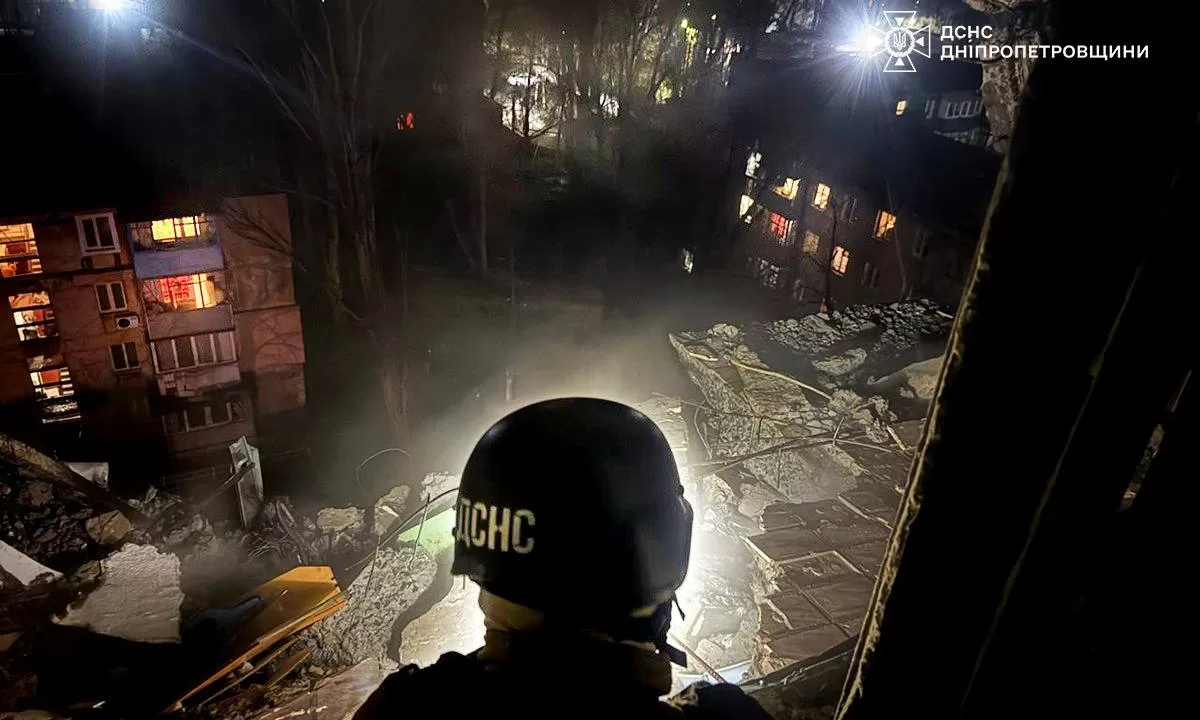 Наслідки обстрілів Дніпропетровщини 6 березня / Фото: ДСНС