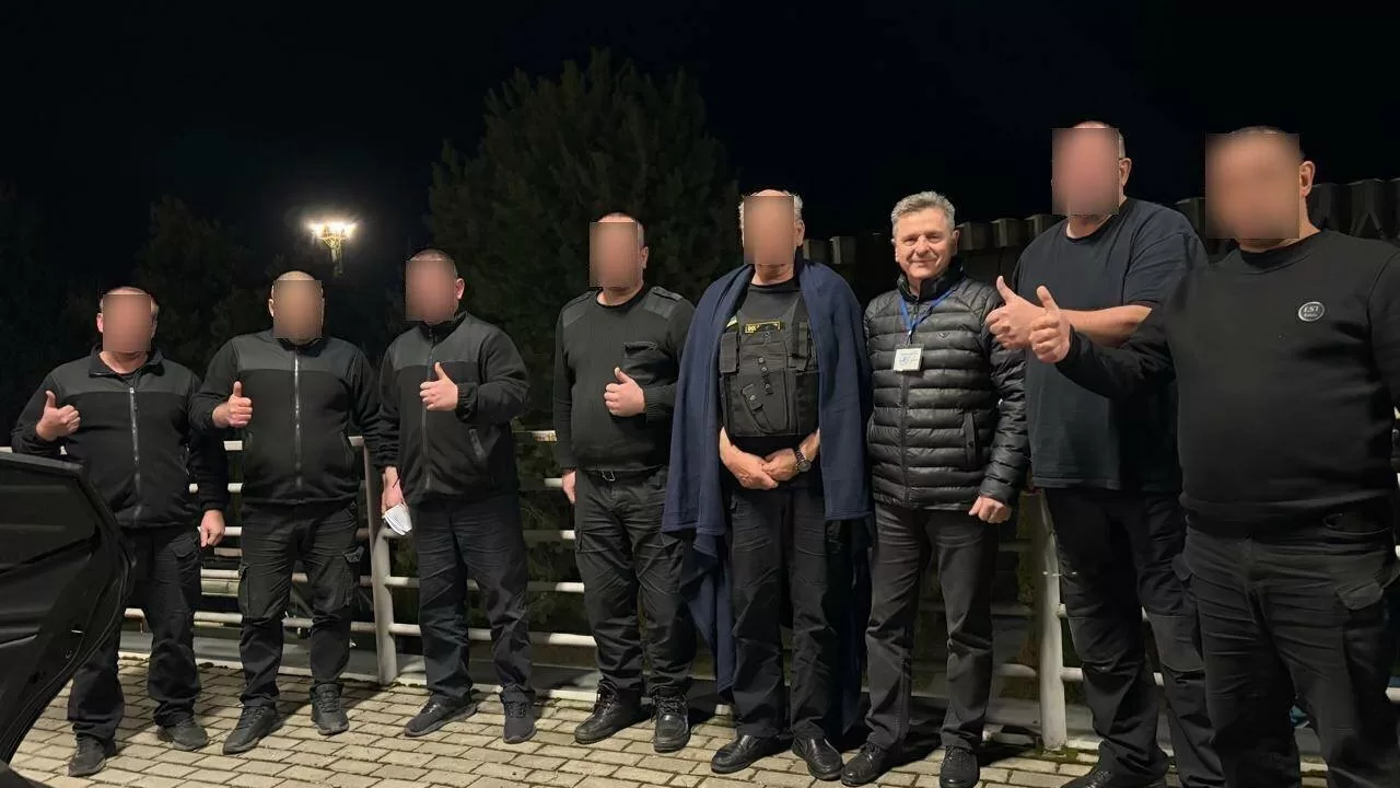 Інкасатори Ощадбанку вже на території Україні / Фото: Андрій Пишний/Facebook