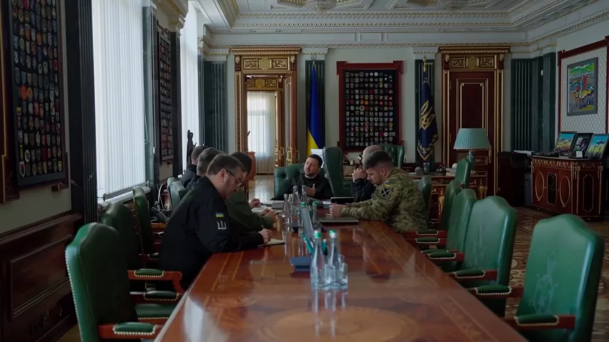 Совещание с переговорной группой / Скриншот