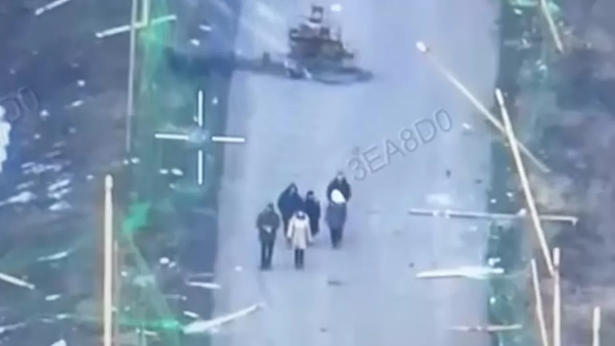 Чтобы спастись, людям пришлось пройти более 20 километров пешком / Скриншот