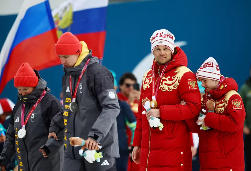 Німецькі спортсмени відвернулися під час гімну РФ. / Фото: Reuters