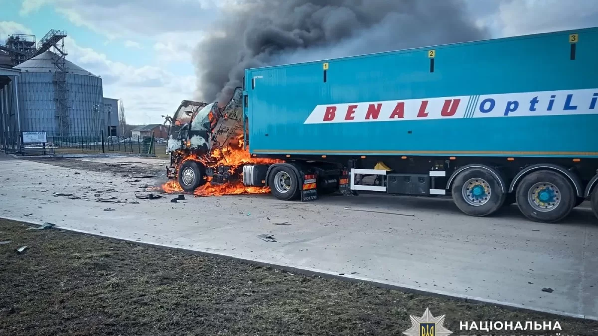 В Садовской громаде в результате удара вражеского беспилотника по грузовику с зерном погиб 40-летний мужчина / Фото Нацполиция