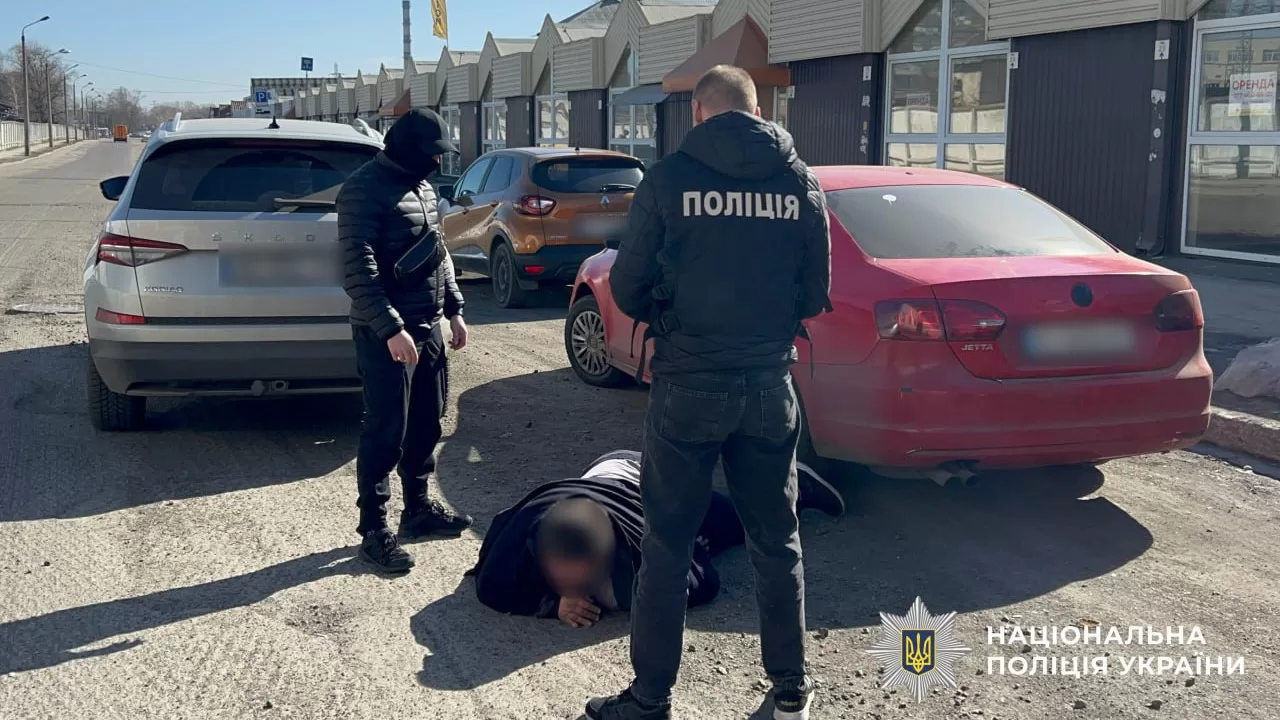 Во время получения второго транша правоохранители задержали мужчину / Фото Нацполиция