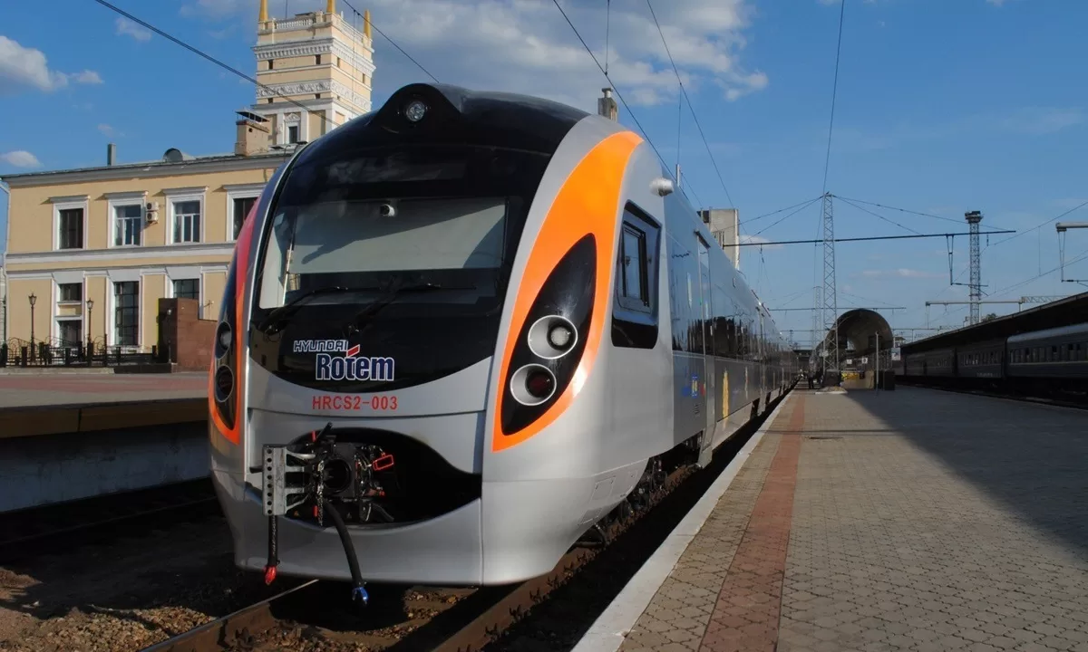 Поезд «Интерсити» на Южном вокзале в Харькове / Фото из открытых источников