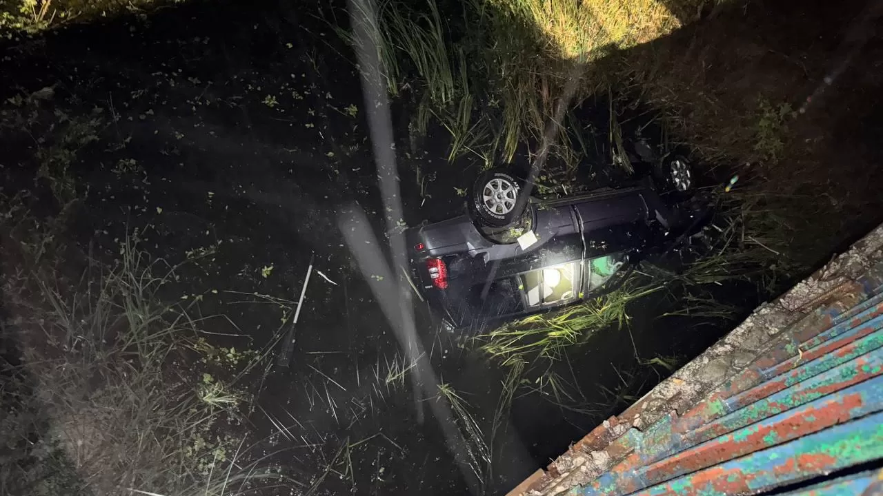 Hyundai Terracan у водоймі / Фото: ДБР