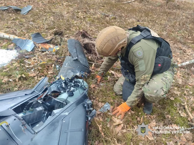 Фрагмент сбитого на Черниговщине российского БпЛА / Фото: Нацполиция