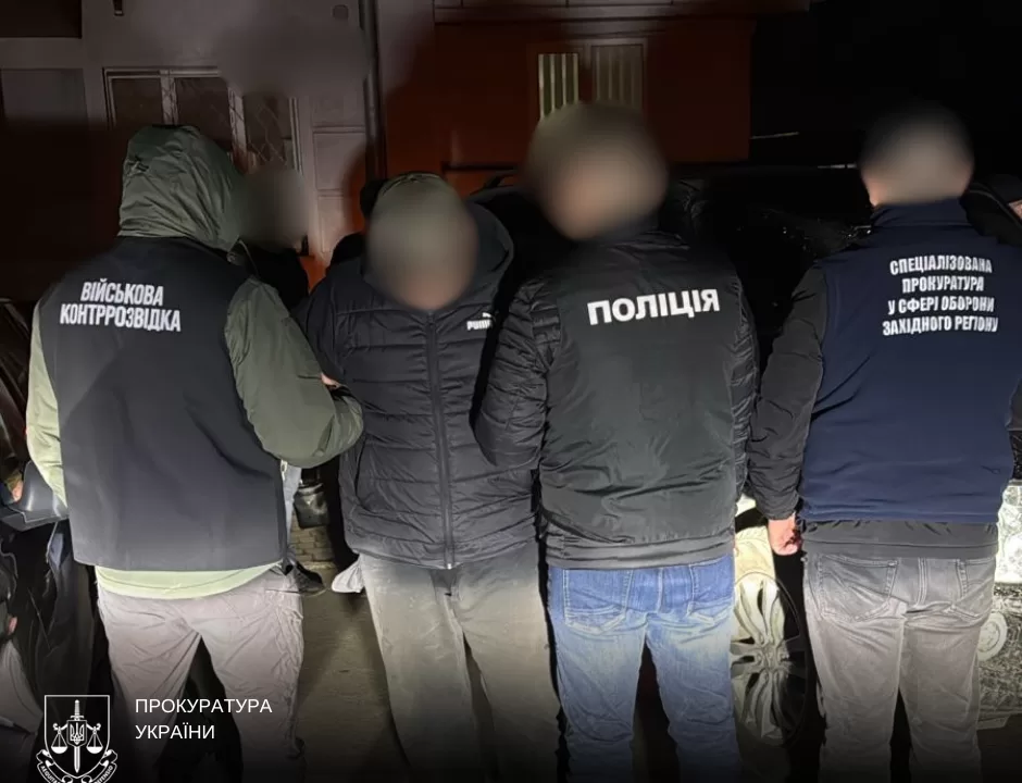 Задержание подозреваемого в вымогательстве денег у военного / Фото: Специализированная прокуратура в сфере обороны Западного региона