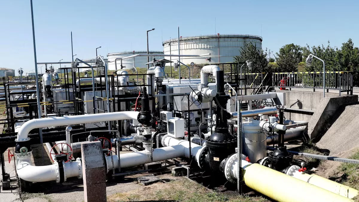 Нефтепровод «Дружба» на Дунайском нефтеперерабатывающем заводе венгерской группы MOL в Сазхаломбатте, Венгрия, 18 мая 2022 года / Фото Reuters