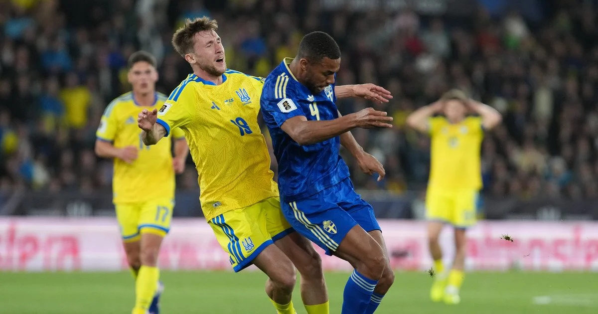 Момент матчу Україна — Швеція / Фото: Associated Press