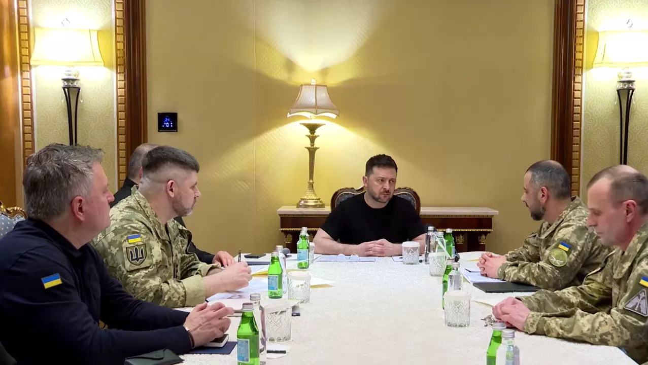 Зеленский встретился с украинскими специалистами по ПВО / Скриншот