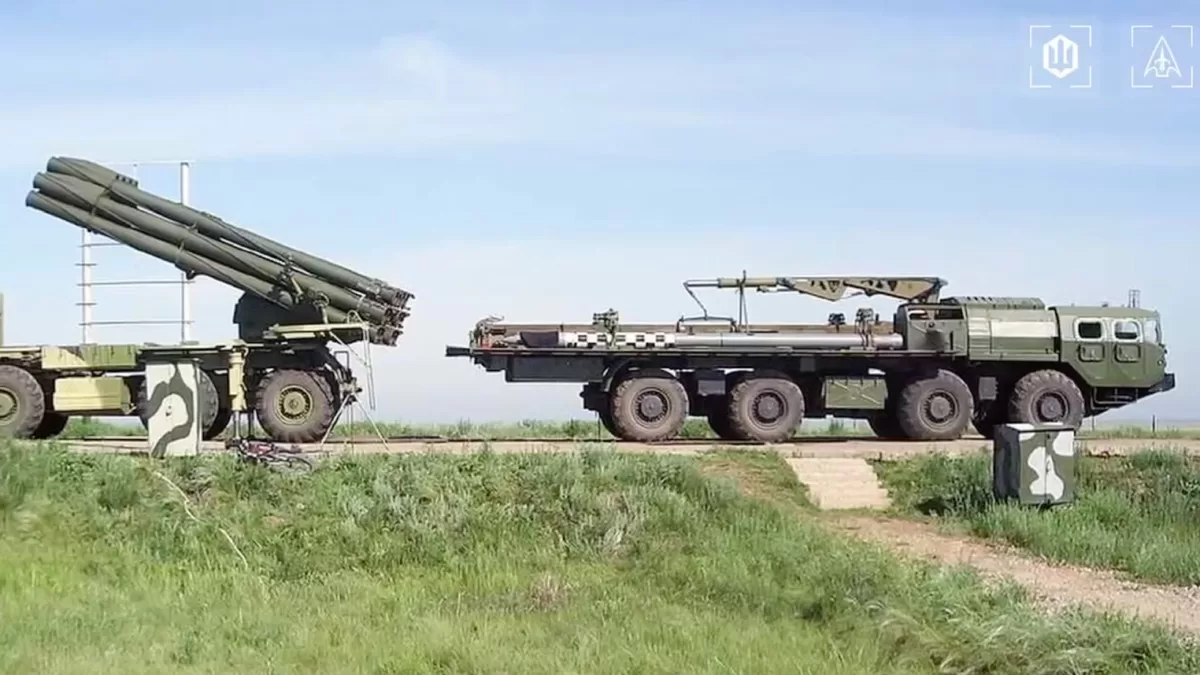 «Торнадо-С» и транспортно-заряжающая машина / Фото из открытых источников