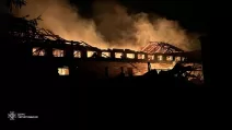 In the Chernihiv region, Russian drones attacked the city of Novhorod-Siverskyi, causing a warehouse building to catch fire / Photo SES