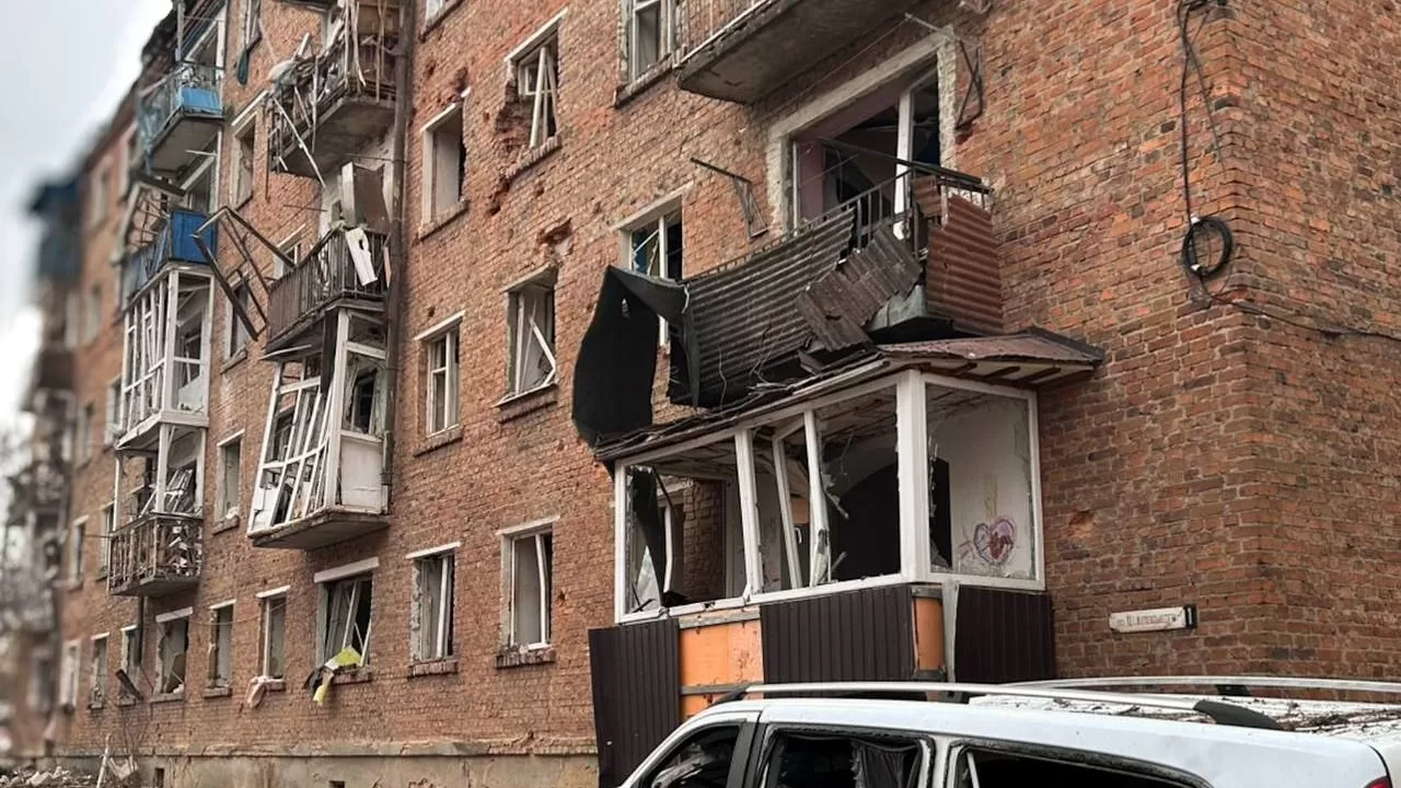 Пошкоджений будинок у Глухові / Фото: Сумська ОВА