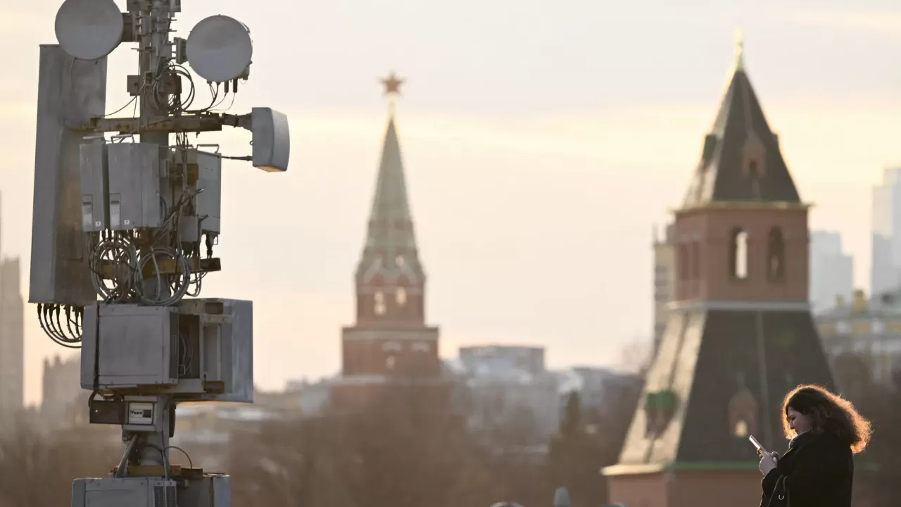 Антени зв’язку на тлі Кремля в Москві / Фото: AFP
