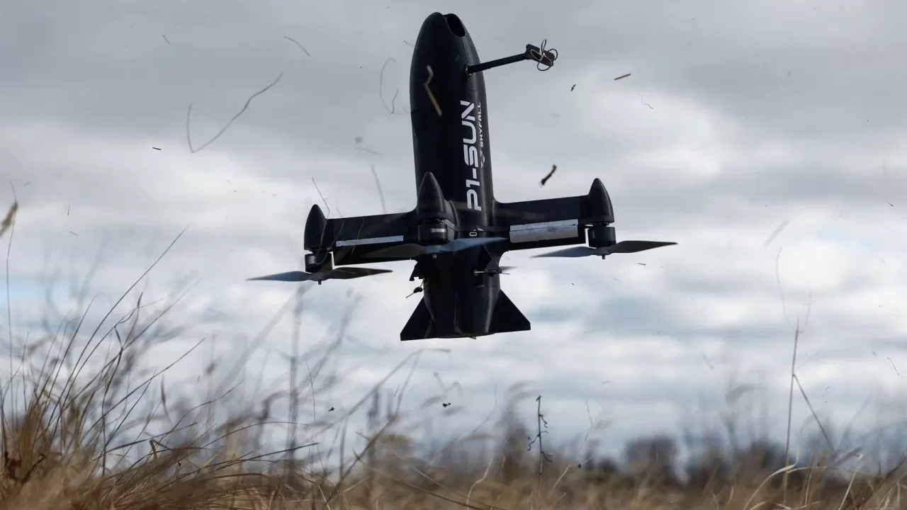 Український дрон-перехоплювач P1-Sun від компанії SkyFall / Фото: Reuters/Valentyn Ogirenko