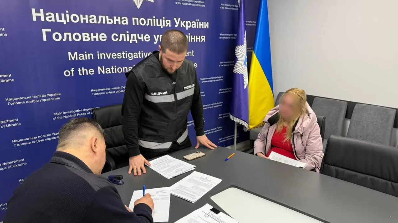 Жительницу Черкасс подозревают в изготовлении и распространении детской порнографии с использованием своих несовершеннолетних дочерей / Фото: Нацполиция