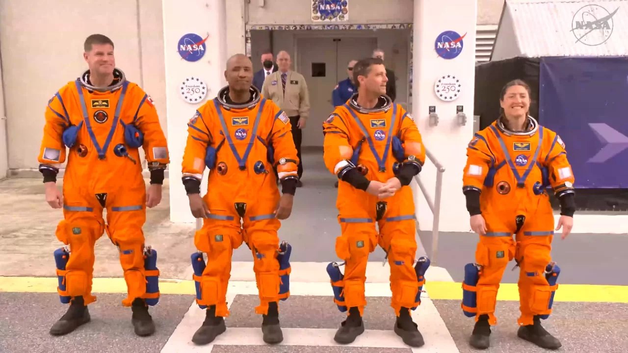 Астронавты миссии Artemis II / Скриншот