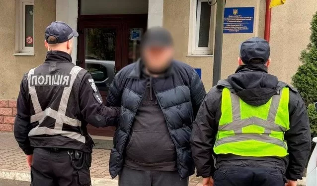 Задержанный по подозрению в убийстве военного ТЦК во Львове / Фото: Нацполиция