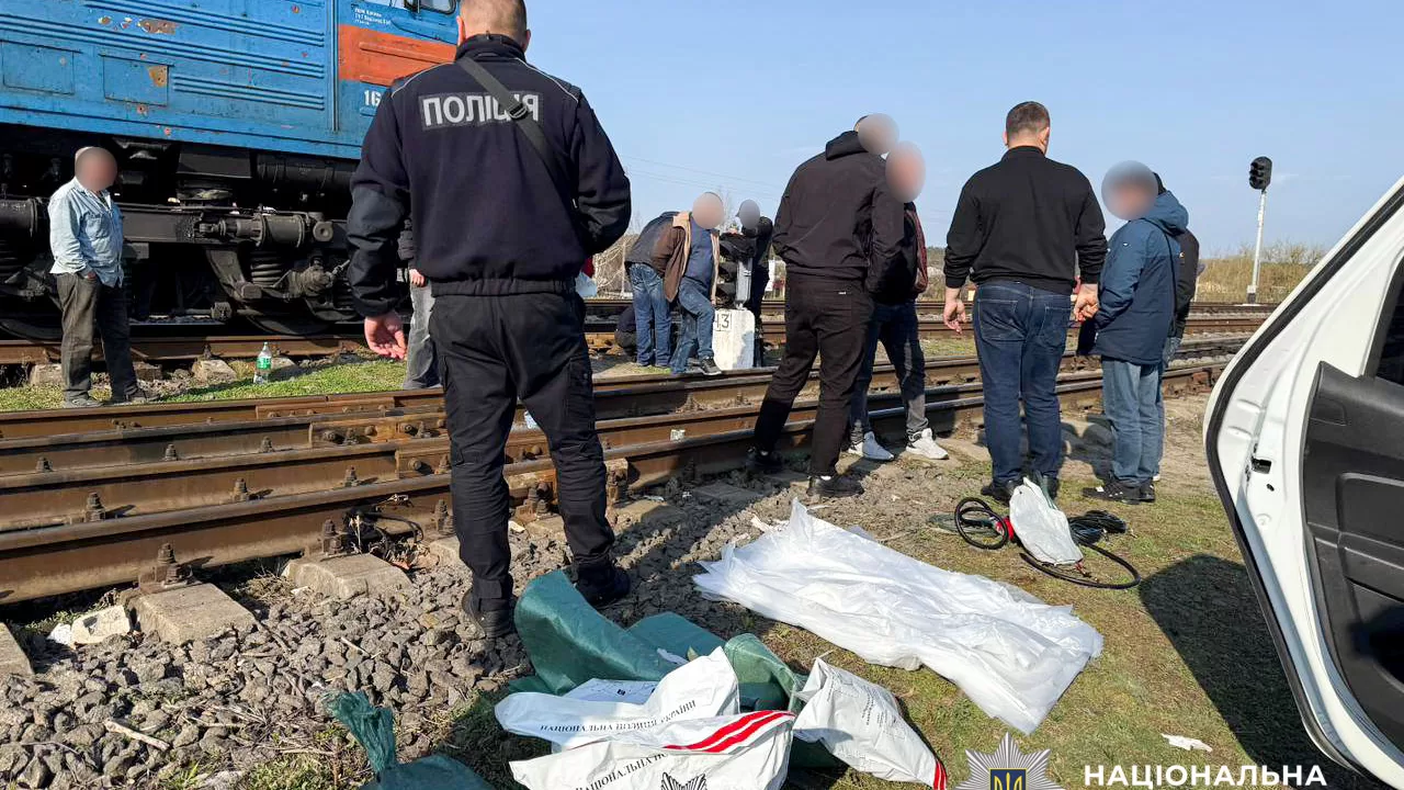 Місце викрадення пального / Фото: ГУНП в Рівненській області