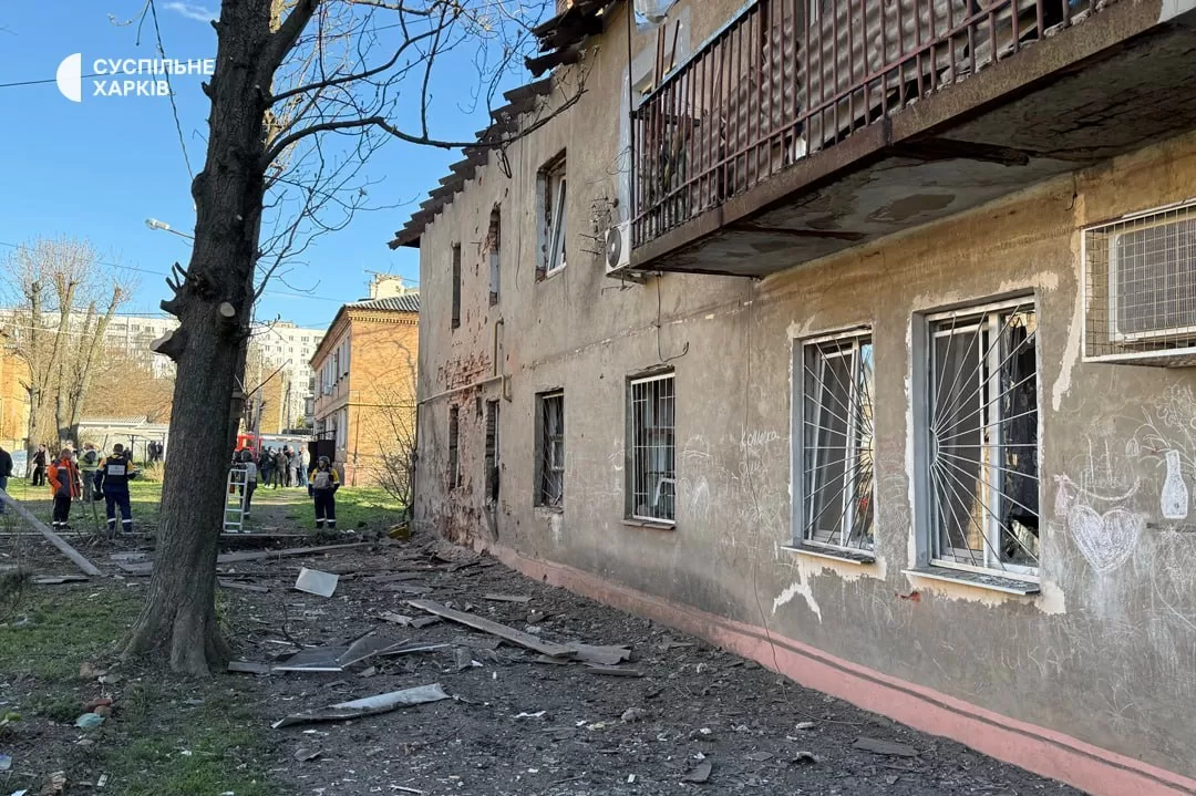 Последствия удара по Шевченковскому району Харькова / Фото: Суспильне Харьков