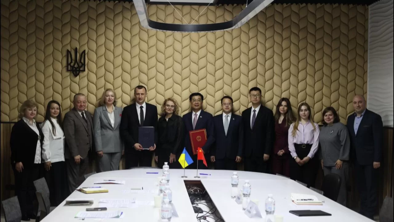 Україна отримала доступ до ринку Китаю для експорту борошна / Фото facebook.com/TkachukSP