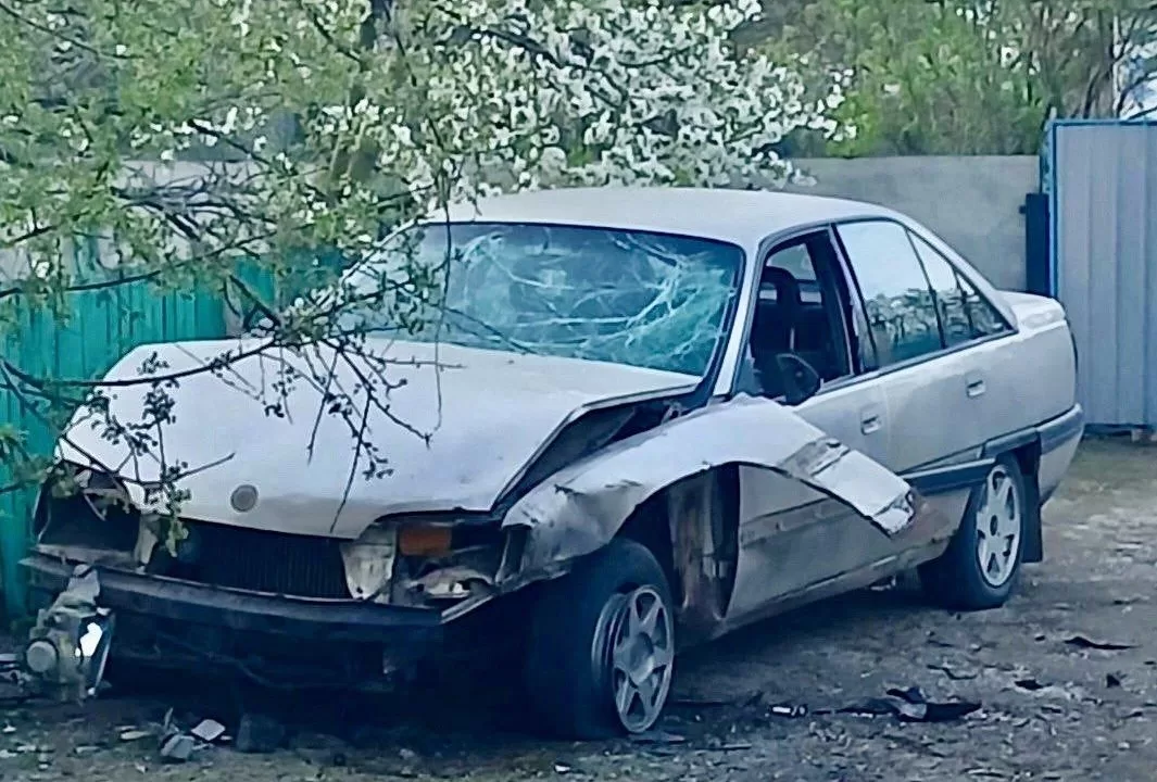 Пошкоджений внаслідок обстрілів автомобіль / Фото: Дніпропетровська ОВА
