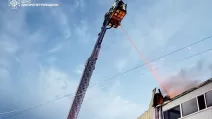 Ликвидация пожара после ночной атаки на Днепропетровщину / Фото: ГСЧС