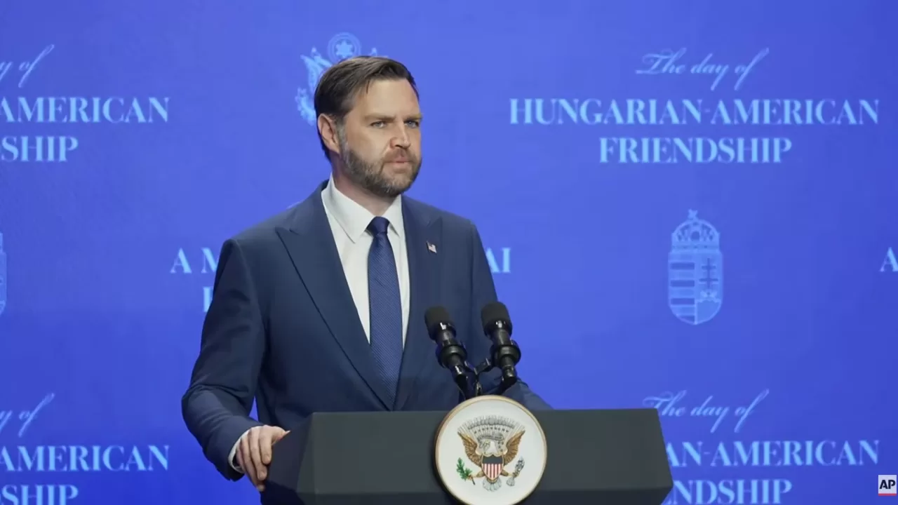 Віцепрезидент США Джей Ді Венс під час пресконференції з прем’єр-міністром Угорщини Віктором Орбаном, 7 квітня 2026 року / Скриншот