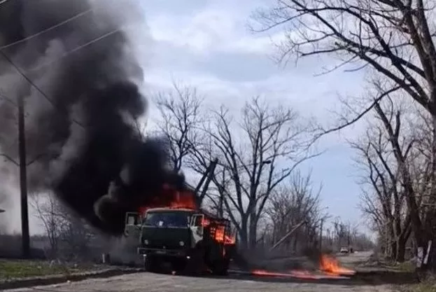 Знищена російська вантажівка / Фото: t.me/lost_warinua