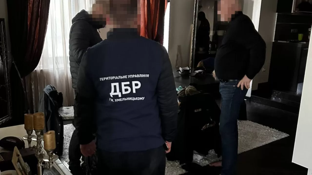 Объявление подозрения экс-руководитель миграционной службы Хмельницкой области / Фото: Офис генпрокурора